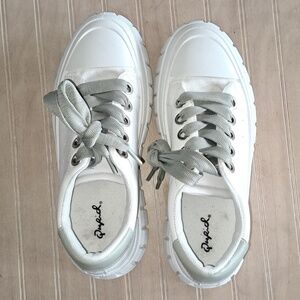 Qupid Chunky Platform Low Top Laced Up Trendy Fun Stylish Y2K Sneakers Shoes